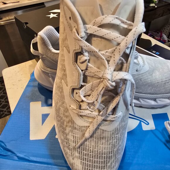 Hoka One One Elevon X White Running White / White Shoes 1165230-WMC SIze 10 NEW - Picture 2 of 15